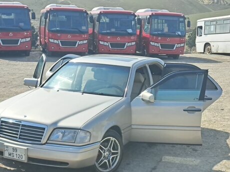 Mercedes C 230