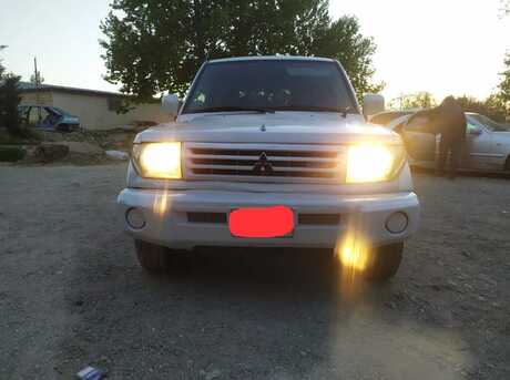 Mitsubishi Pajero io
