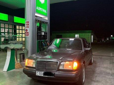Mercedes 220 E
