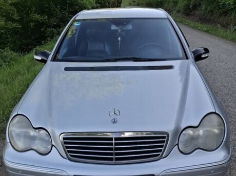 Mercedes C 200