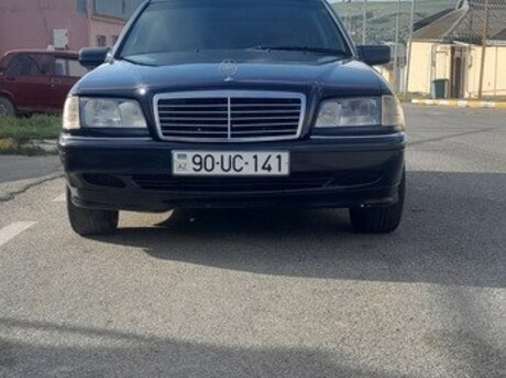 Mercedes C 240