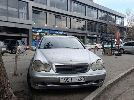 Mercedes C 200