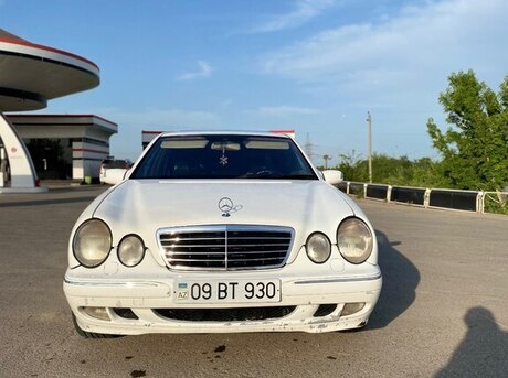 Mercedes E 320