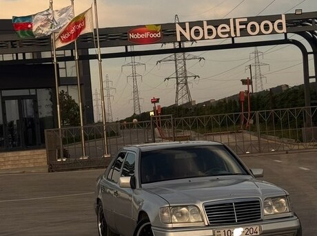 Mercedes E 220
