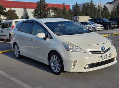 Toyota Prius V