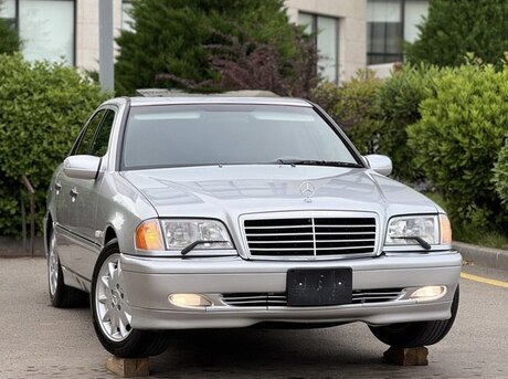 Mercedes C 200