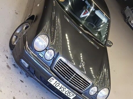 Mercedes E 200