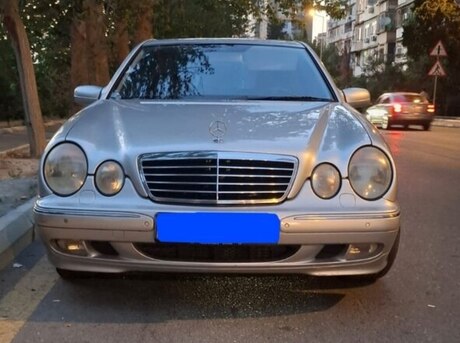 Mercedes E 320