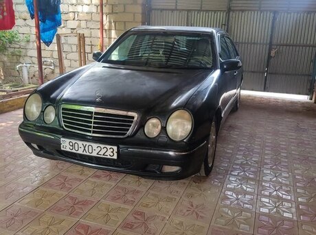 Mercedes E 240