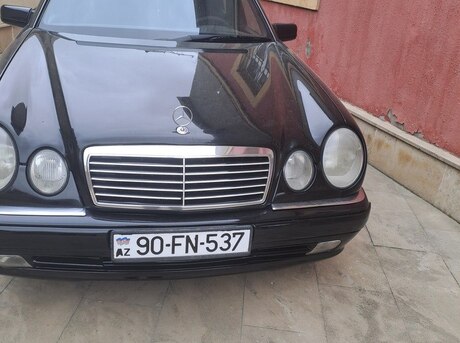 Mercedes E 240