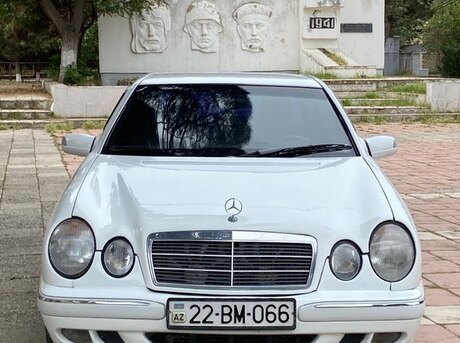 Mercedes E 290