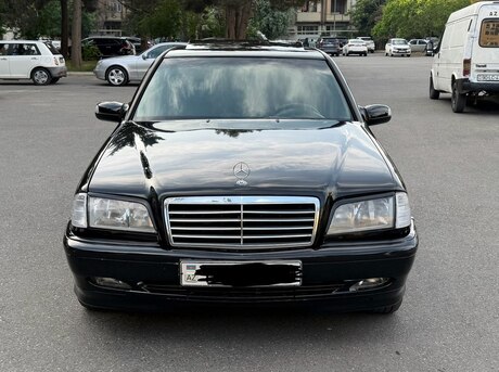 Mercedes C 230