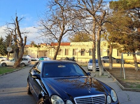Mercedes E 240