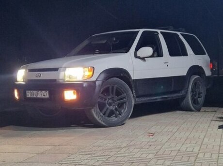 Infiniti QX4