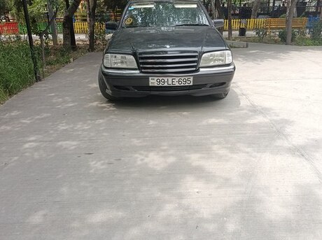 Mercedes C 200