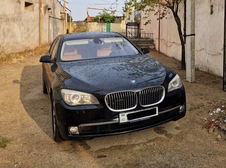 BMW 750