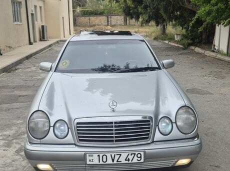 Mercedes E 240