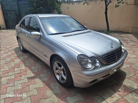Mercedes C 200