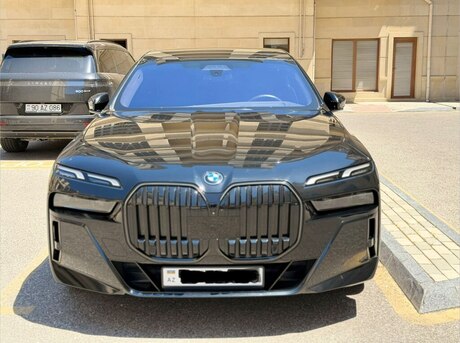 BMW i7