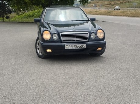 Mercedes E 200
