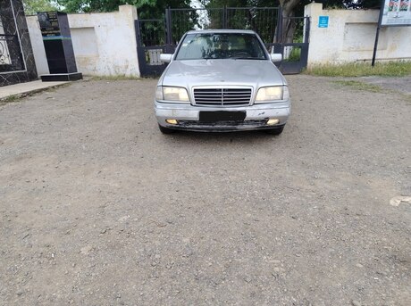 Mercedes C 180