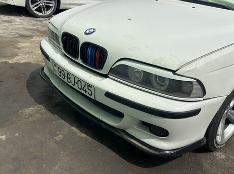 BMW 528