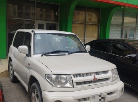 Mitsubishi Pajero io