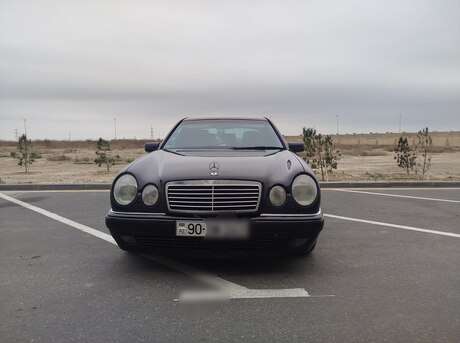 Mercedes E 240