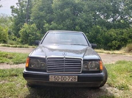 Mercedes 230 E