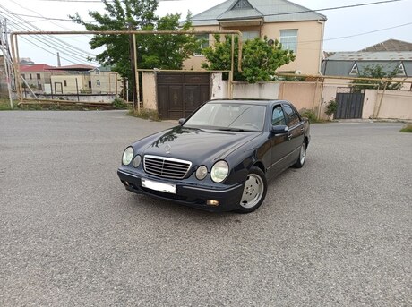 Mercedes E 280