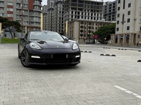 Porsche Panamera 4S
