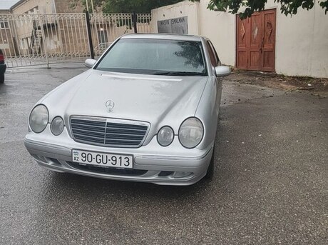 Mercedes E 240