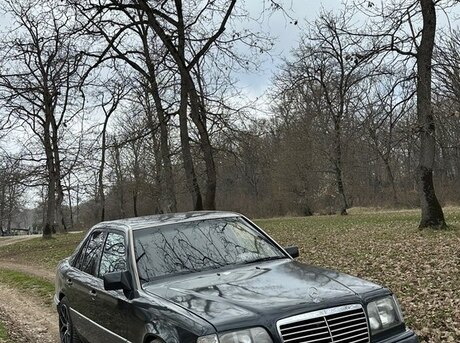 Mercedes 220 E