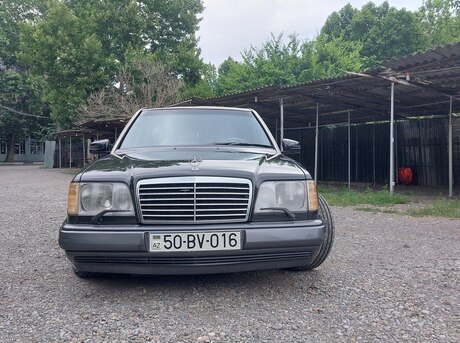 Mercedes 220 E