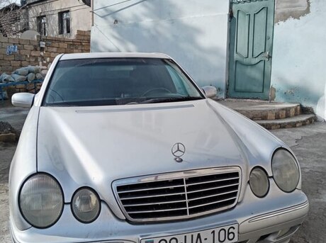 Mercedes E 240