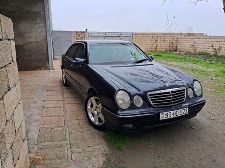 Mercedes E 320