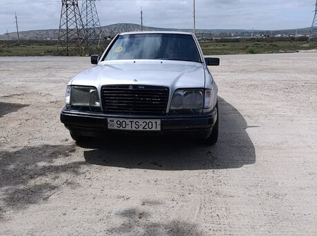 Mercedes 220 E