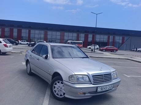 Mercedes C 200