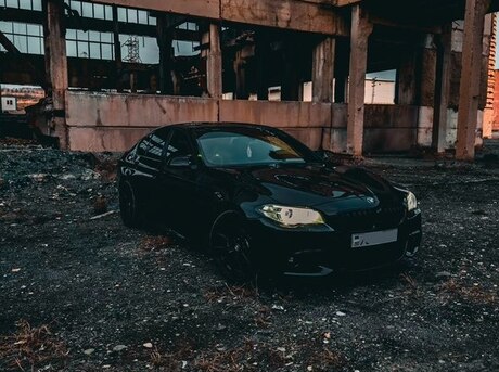 BMW 528