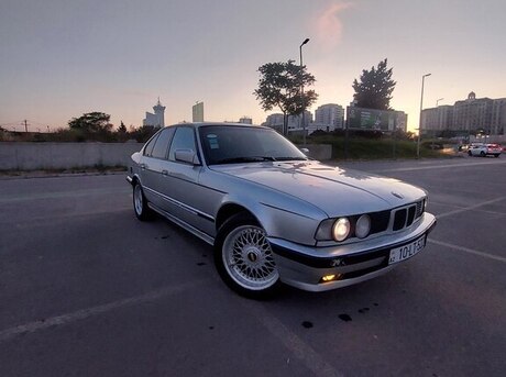 BMW 525