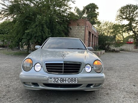 Mercedes E 270