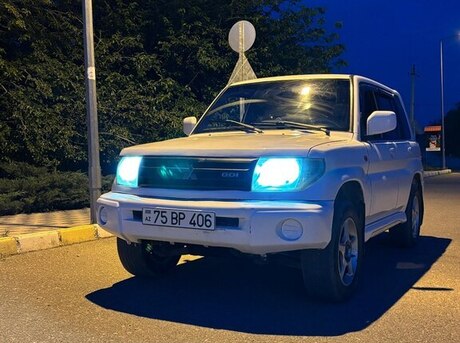 Mitsubishi Pajero io
