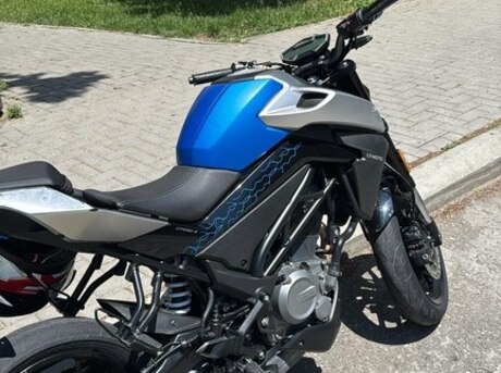 CFMOTO 250 NK