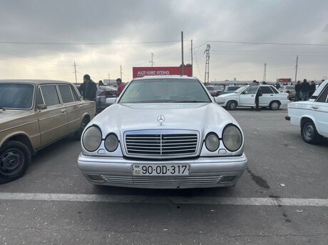 Mercedes E 230