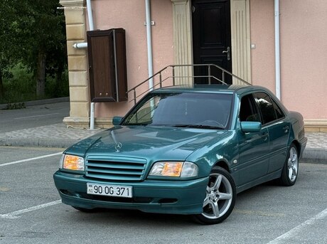 Mercedes C 200