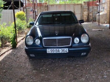 Mercedes E 220