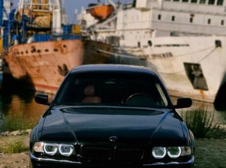 BMW 728