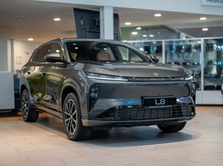DongFeng Aeolus L8
