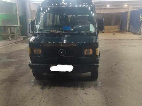 Mercedes 208 D