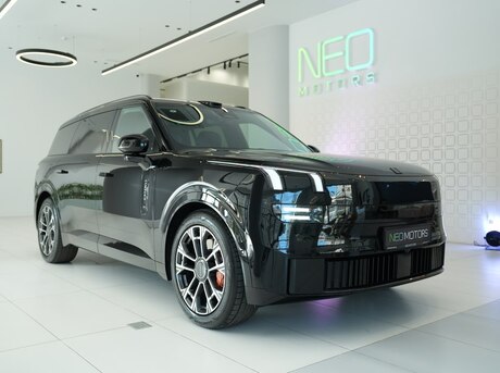 Lynk & Co 900
